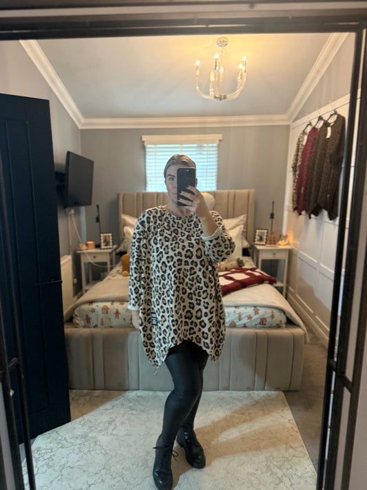 Leopard zip top