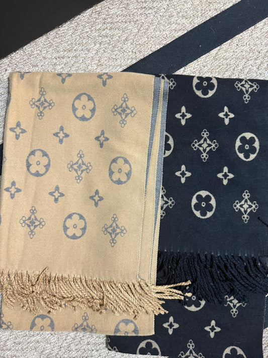 L V scarf