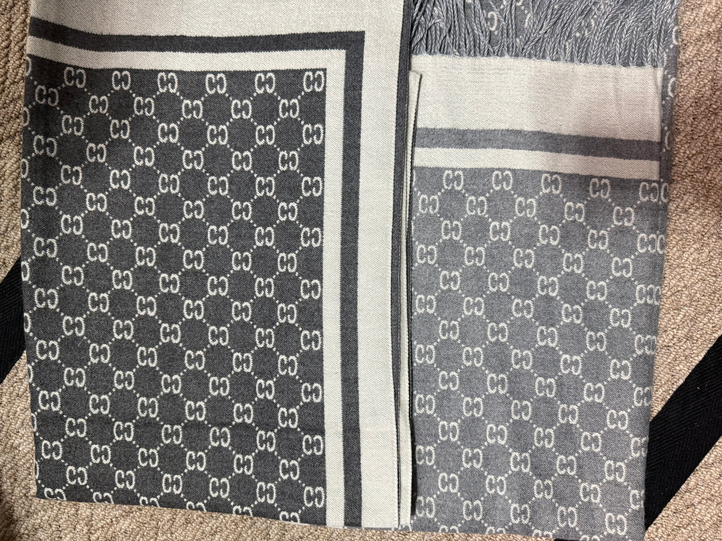 G scarfs 2 colour’s